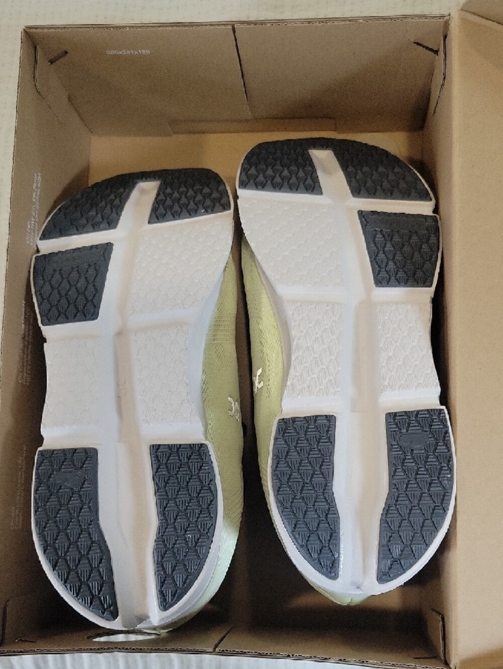 On Cloudswift Men's Athletic Shoes - Hay Sand - Picture 3 of 6